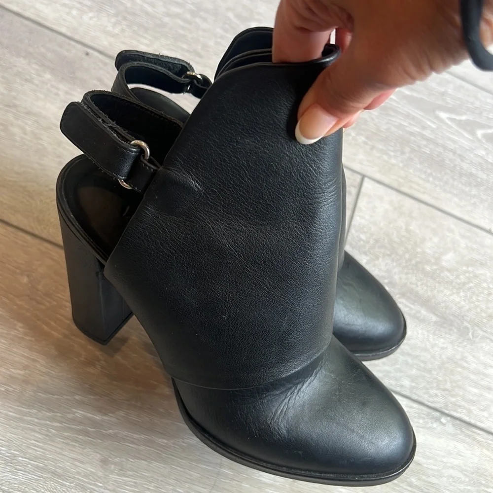 Vince Jody black leather made in Italy slingback ankle boots Size 7